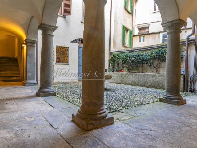 Palazzo / Stabile in vendita a Bergamo BG