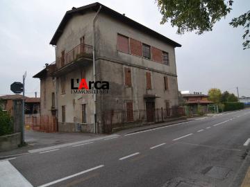 Palazzo / Stabile in vendita a Bergamo BG