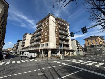 Palazzo / Stabile in vendita a Bergamo BG