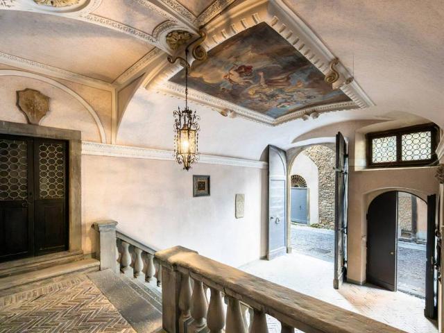 Palazzo / Stabile in vendita a Bergamo BG