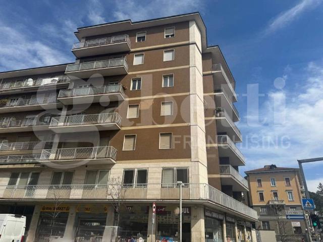Palazzo / Stabile in vendita a Bergamo BG