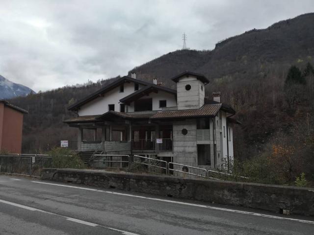 Palazzo / Stabile in vendita a Berzo Demo BS