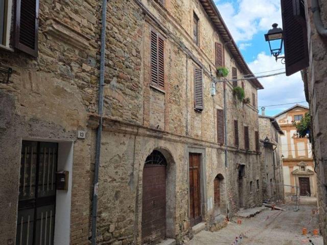 Palazzo / Stabile in vendita a Bevagna PG