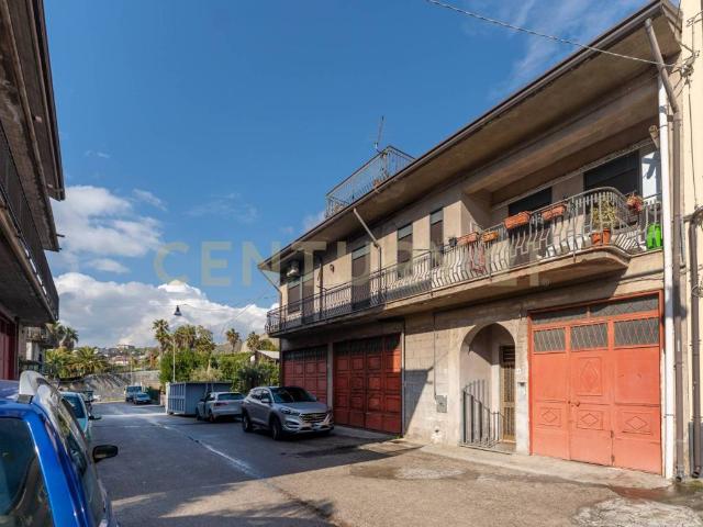 Palazzo / Stabile in vendita a Biancavilla CT