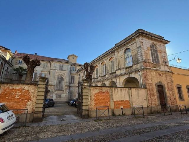 Palazzo / Stabile in vendita a Biella BI