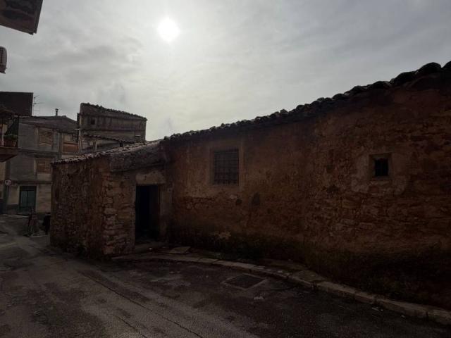 Palazzo / Stabile in vendita a Bisacquino PA