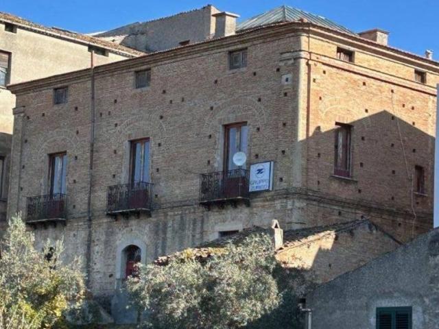 Palazzo / Stabile in vendita a Bisignano CS