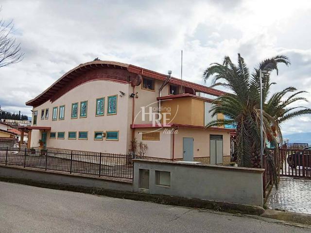 Palazzo / Stabile in vendita a Bisignano CS