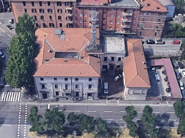 Palazzo / Stabile in vendita a Bologna BO