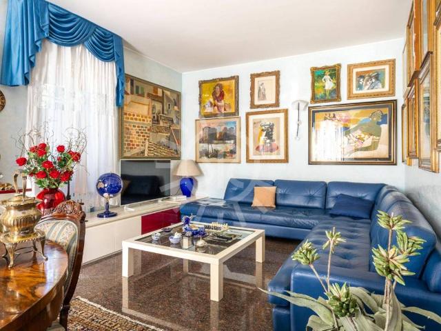 Palazzo / Stabile in vendita a Bologna BO