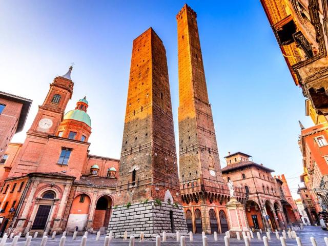 Palazzo / Stabile in vendita a Bologna BO