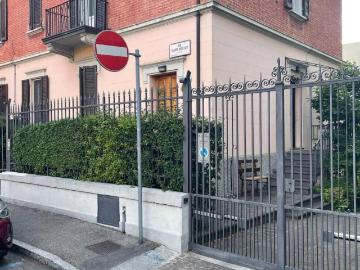 Palazzo / Stabile in vendita a Bologna BO