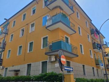 Palazzo / Stabile in vendita a Bologna BO