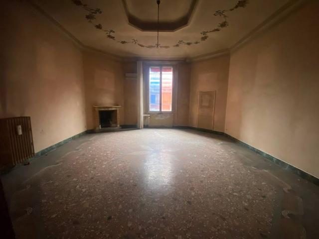 Palazzo / Stabile in vendita a Bologna BO