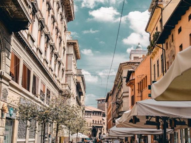 Palazzo / Stabile in vendita a Bologna BO