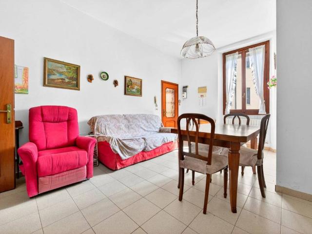Palazzo / Stabile in vendita a Bollate MI