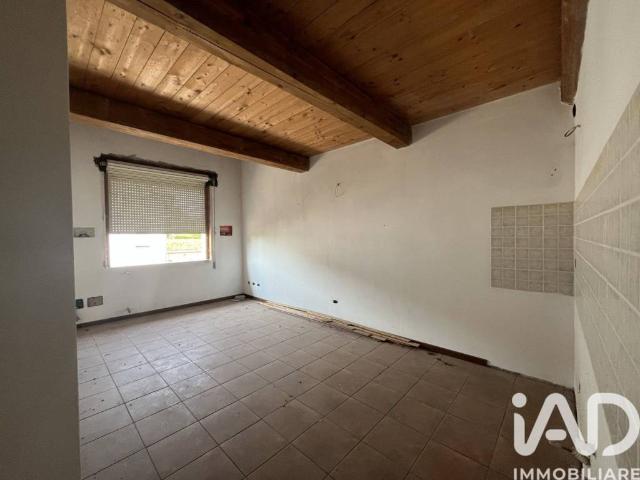 Palazzo / Stabile in vendita a Bondeno FE