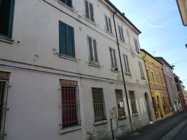 Palazzo / Stabile in vendita a Bondeno FE