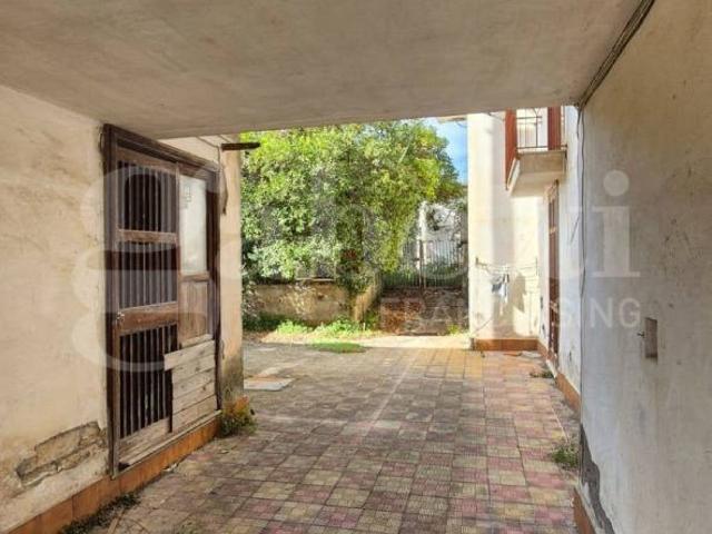 Palazzo / Stabile in vendita a Boscotrecase NA