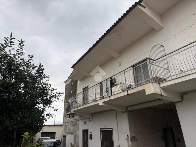 Palazzo / Stabile in vendita a Boscotrecase NA
