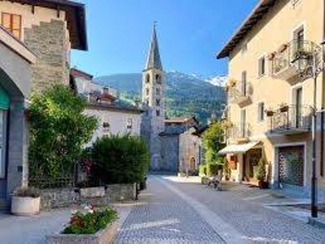 Palazzo / Stabile in vendita a Bormio SO