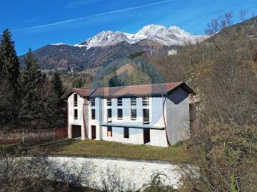 Palazzo / Stabile in vendita a Borno BS