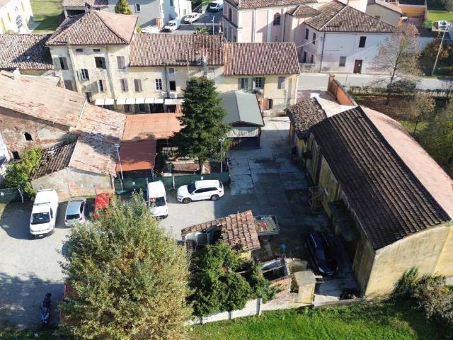 Palazzo / Stabile in vendita a Boretto RE