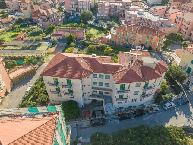 Palazzo / Stabile in vendita a Borgio Verezzi SV