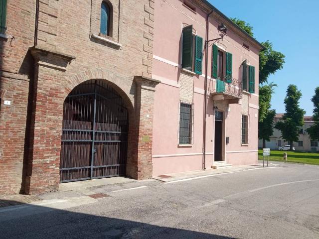 Palazzo / Stabile in vendita a Borgo Mantovano MN