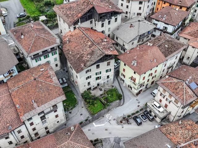 Palazzo / Stabile in vendita a Borgo Chiese TN