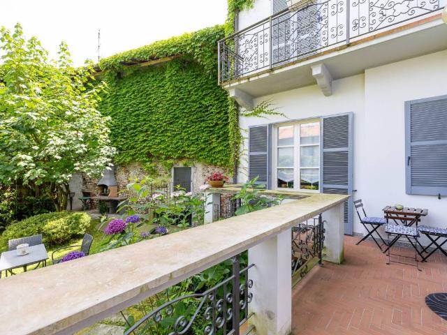Palazzo / Stabile in vendita a Borgo Ticino NO
