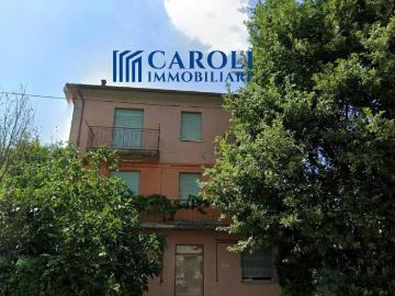 Palazzo / Stabile in vendita a Borgo Tossignano BO