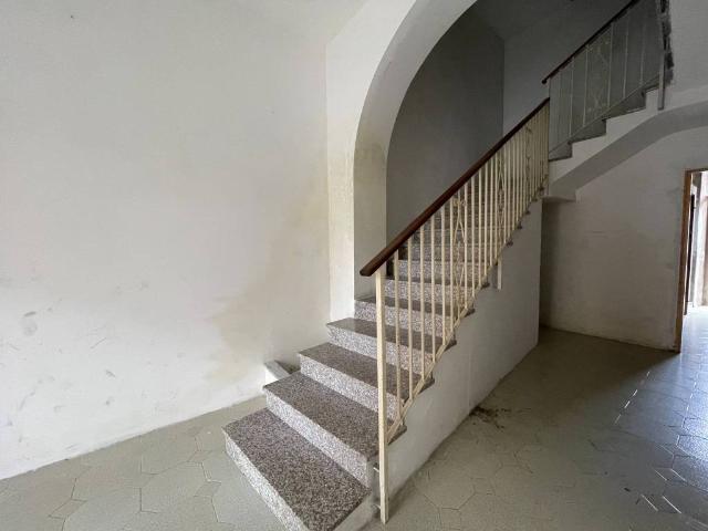 Palazzo / Stabile in vendita a Borgo Vercelli VC
