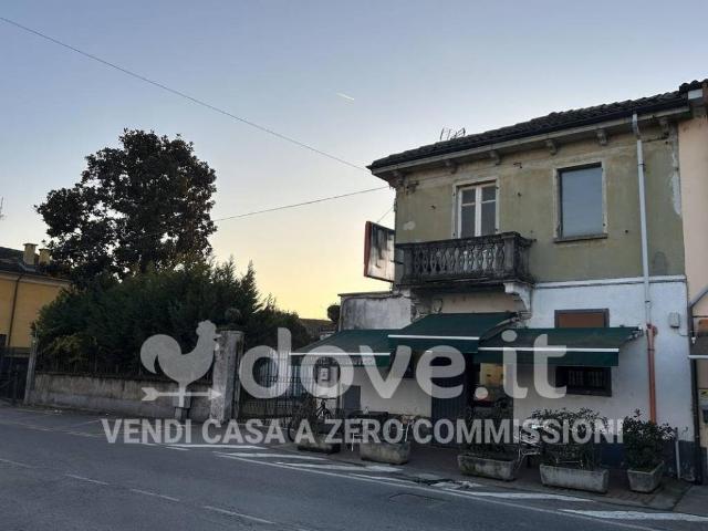 Palazzo / Stabile in vendita a Borgolavezzaro NO