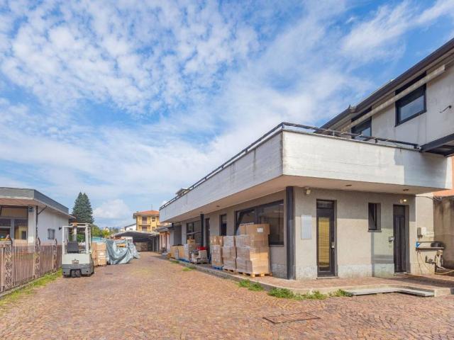 Palazzo / Stabile in vendita a Borgomanero NO