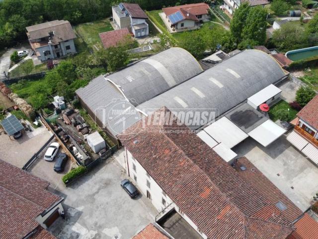 Palazzo / Stabile in vendita a Bottanuco BG