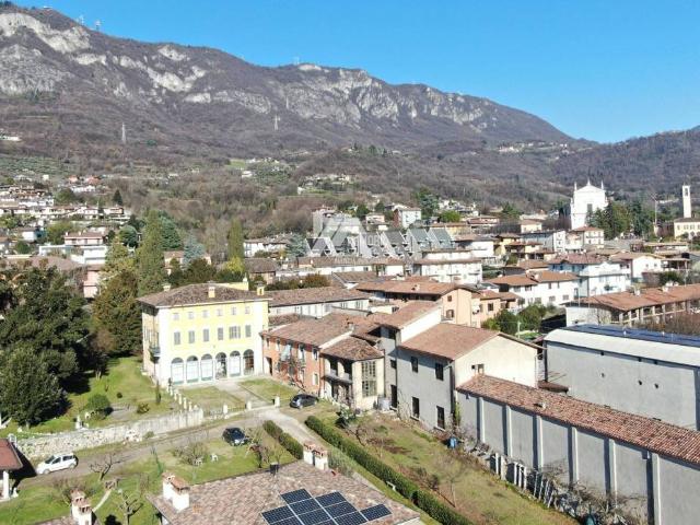 Palazzo / Stabile in vendita a Botticino BS