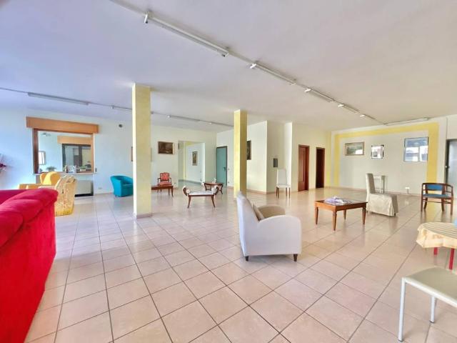 Palazzo / Stabile in vendita a Bovolone VR