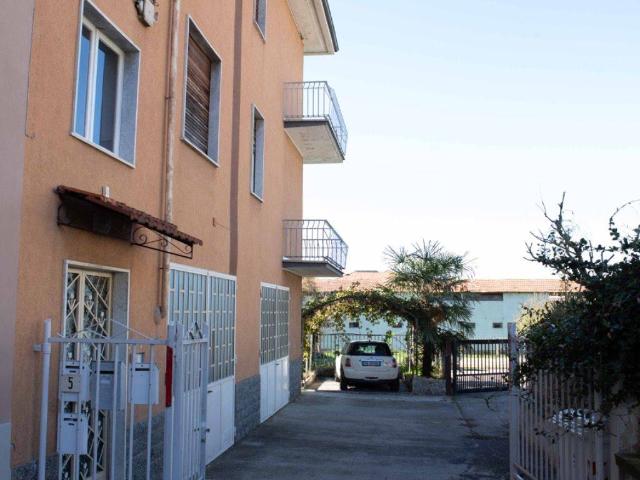 Palazzo / Stabile in vendita a Bra CN