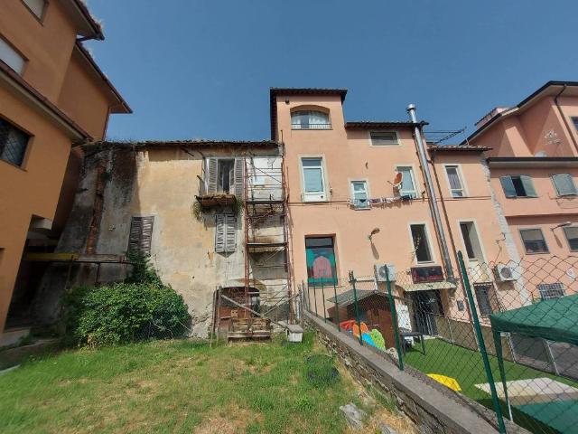Palazzo / Stabile in vendita a Bracciano RM