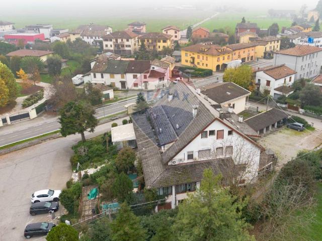Palazzo / Stabile in vendita a Brescello RE