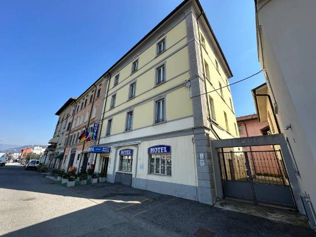 Palazzo / Stabile in vendita a Brescia BS