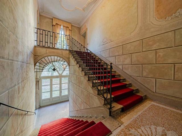 Palazzo / Stabile in vendita a Brescia BS