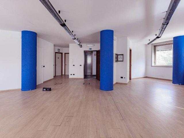 Palazzo / Stabile in vendita a Brescia BS