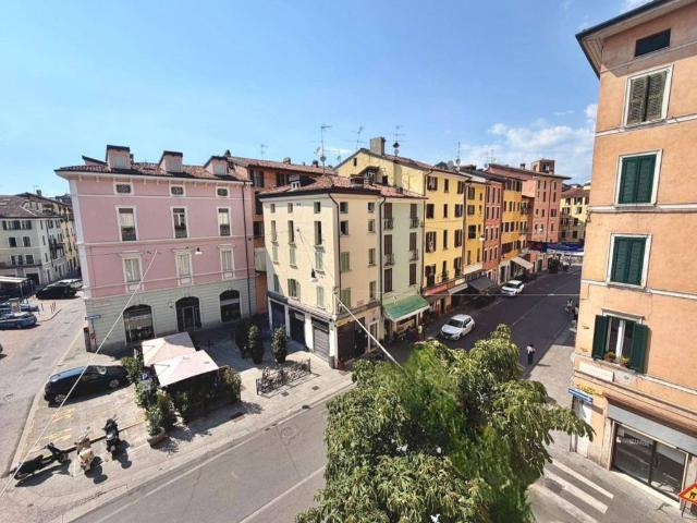 Palazzo / Stabile in vendita a Brescia BS