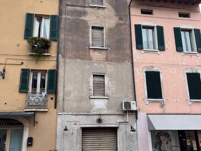 Palazzo / Stabile in vendita a Brescia BS