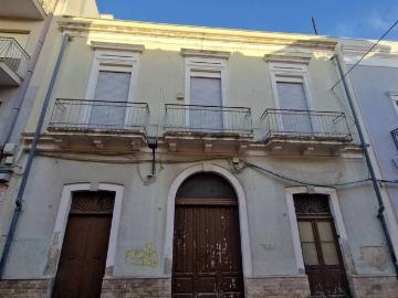 Palazzo / Stabile in vendita a Brindisi BR