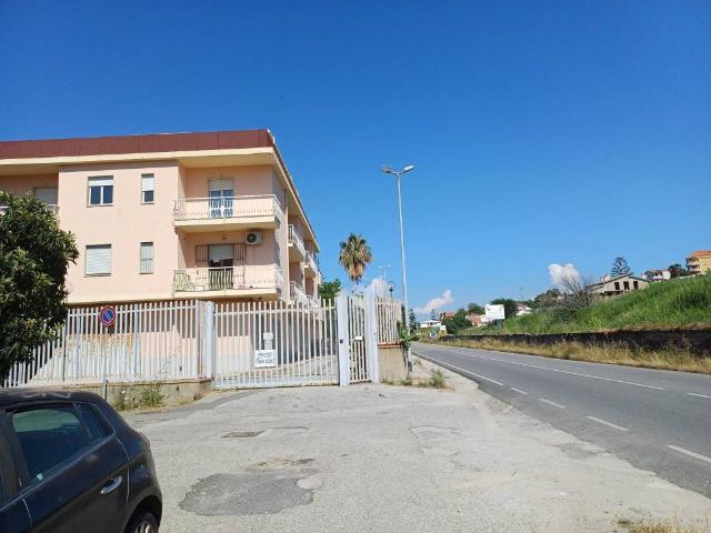 Palazzo / Stabile in vendita a Briatico VV