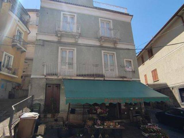 Palazzo / Stabile in vendita a Bronte CT