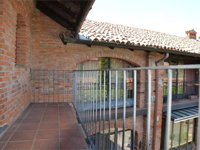 Palazzo / Stabile in vendita a Cucciago CO